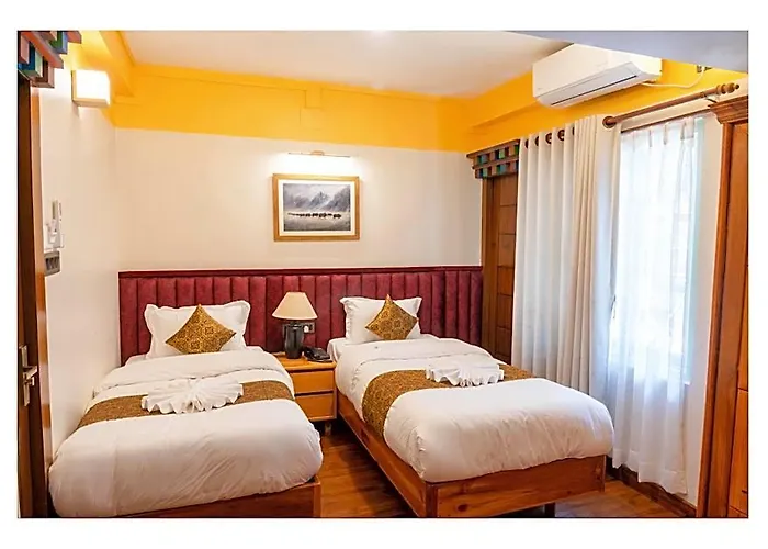 Monkey Temple Hotel 3*